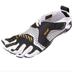 Vibrant fivefingers water shoes women size 7.5-8